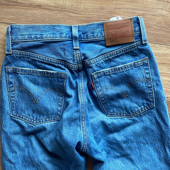 Levi's 501 Premium Distressed Jeans - Picture 8 of 8
